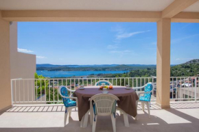  Bulat Sea View Apartments  Шибеник
